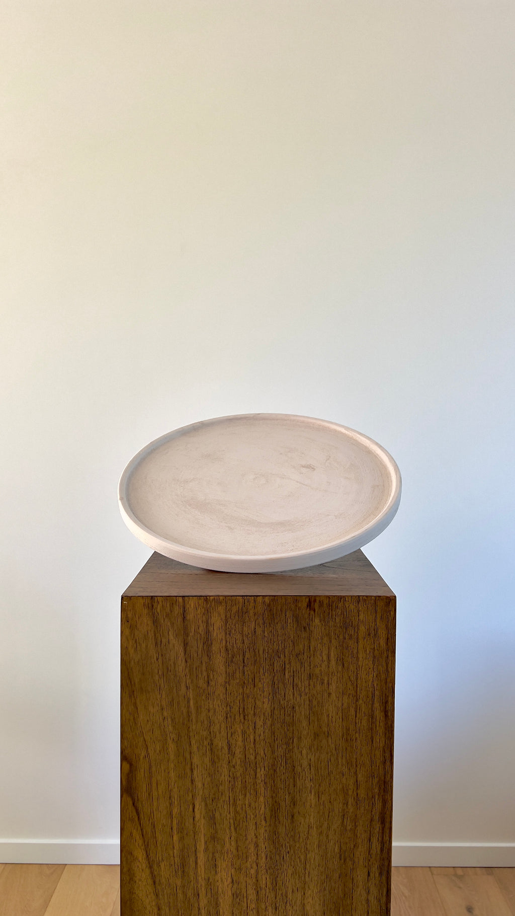 Niveus White Plate